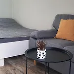 Vakantiehuis Surf Shack 3 - Am Strand, Parkplatz, Wlan, Kiten, Surfen, Chillen Im Gemeinschaftsgarten, Naturstrand, Restaurants Und Geschaefte In 5 Minuten Erreichbar, Lockere Atmosphaere