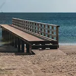 Surf Shack 3 - Am Strand, Parkplatz, Wlan, Kiten, Surfen, Chillen Im Gemeinschaftsgarten, Naturstrand, Restaurants Und Geschaefte In 5 Minuten Erreichbar, Lockere Atmosphaere Vakantiehuis *